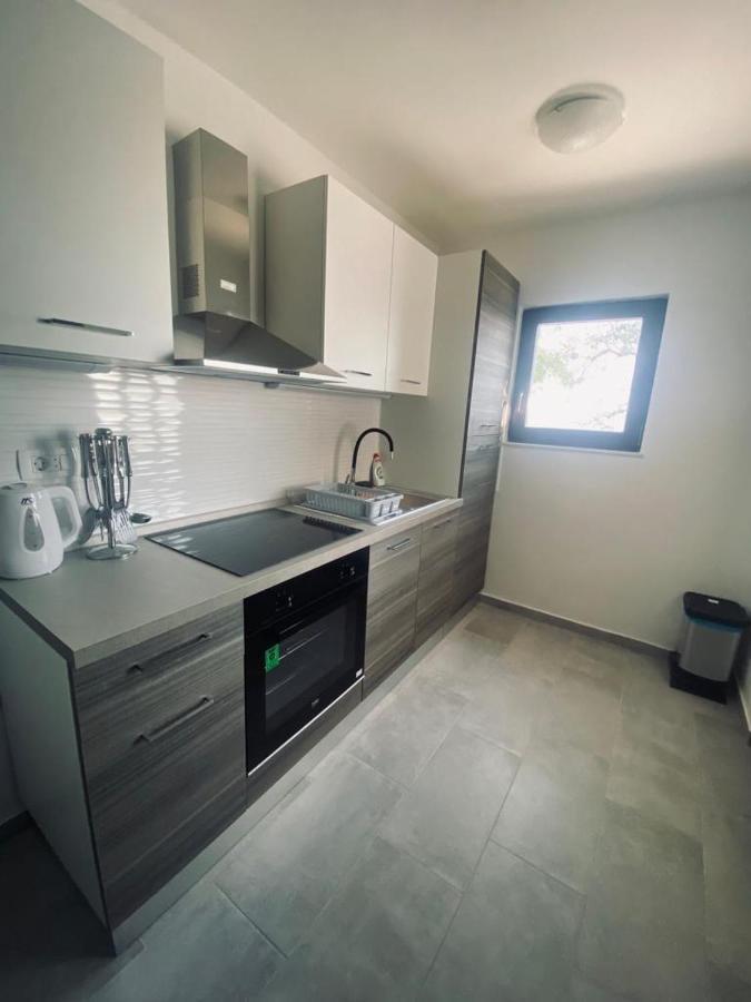 Apartmani Mila Starigrad Paklenica Esterno foto