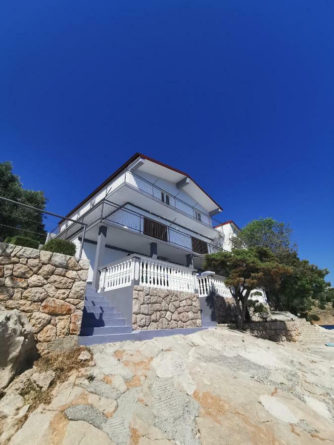 Apartmani Mila Starigrad Paklenica Esterno foto