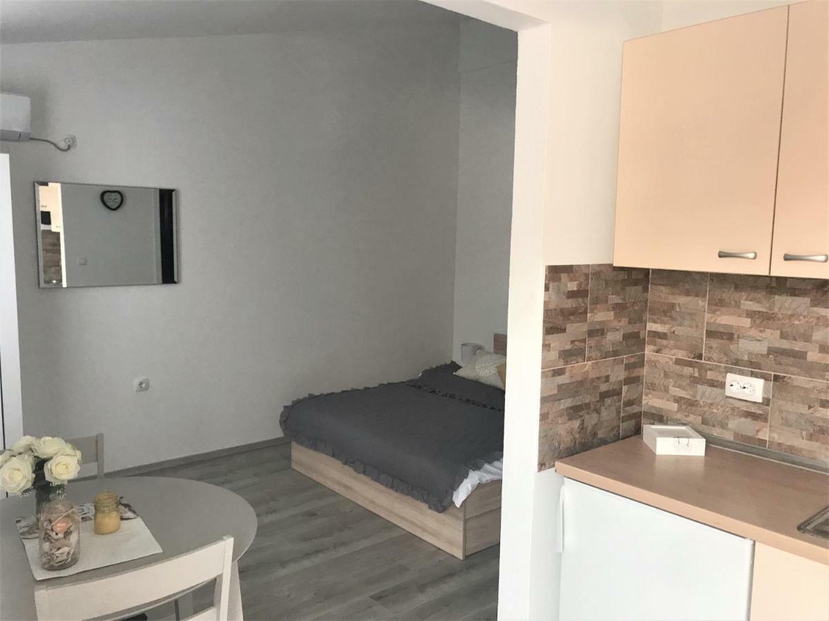 Apartmani Mila Starigrad Paklenica Esterno foto